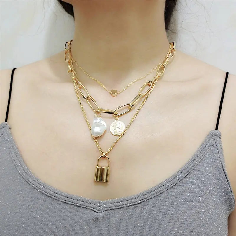 Barouqe Pearl Necklace Coco & Dee