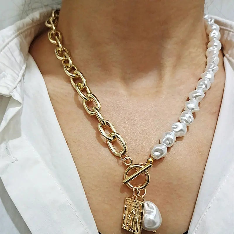 Barouqe Pearl Necklace Coco & Dee