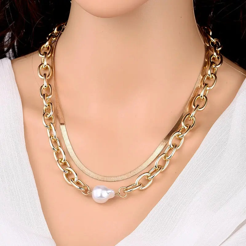 Barouqe Pearl Necklace Coco & Dee