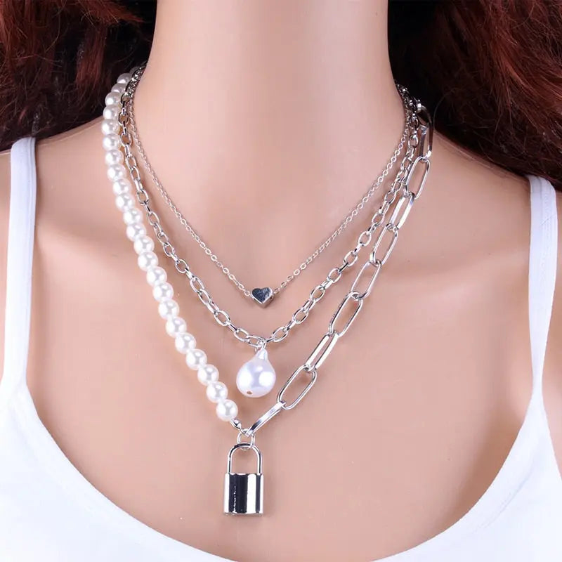Barouqe Pearl Necklace Coco & Dee