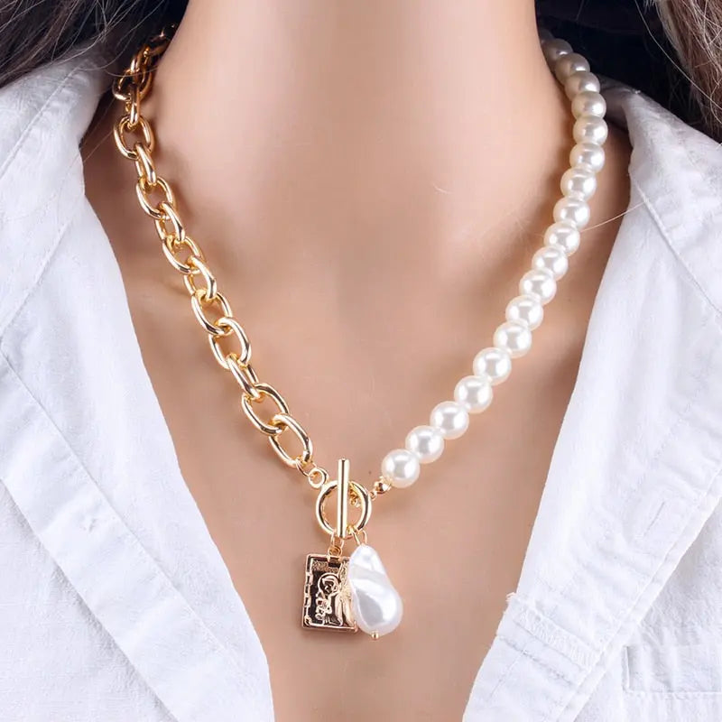 Barouqe Pearl Necklace Coco & Dee