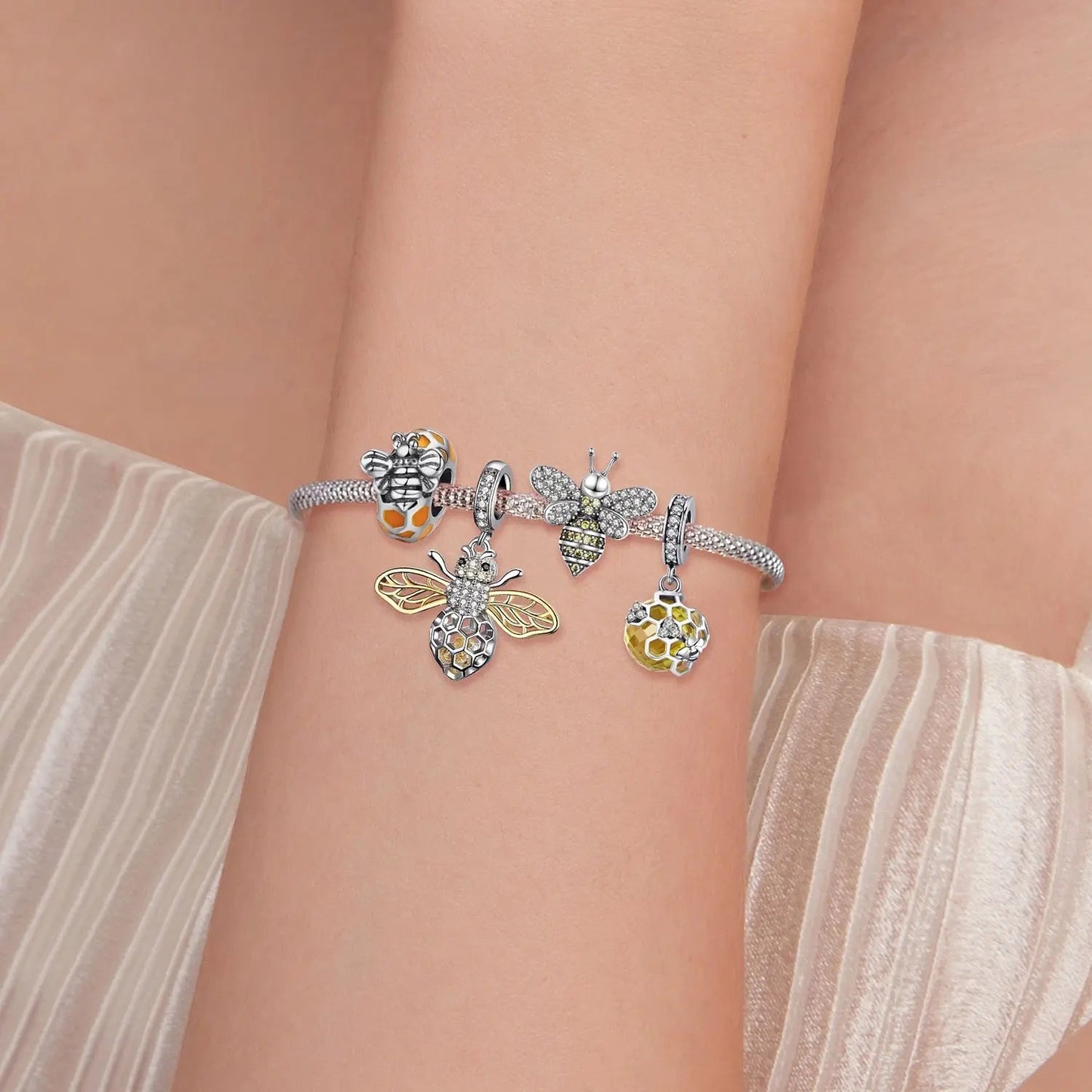 Delicate Bee Charm Coco & Dee
