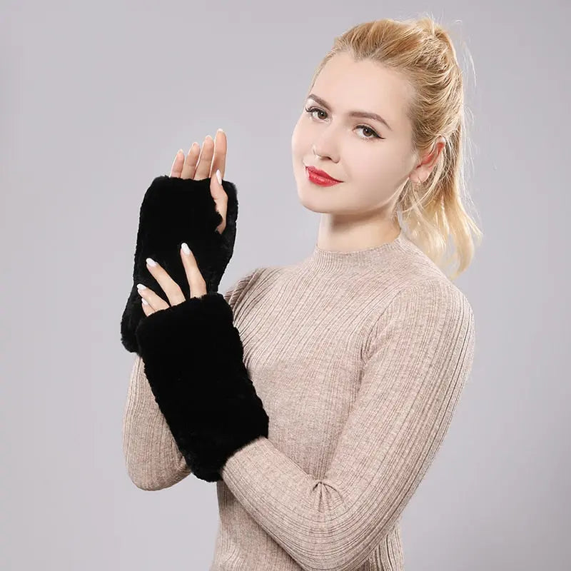 Knitted Faux Fur Gloves Coco & Dee