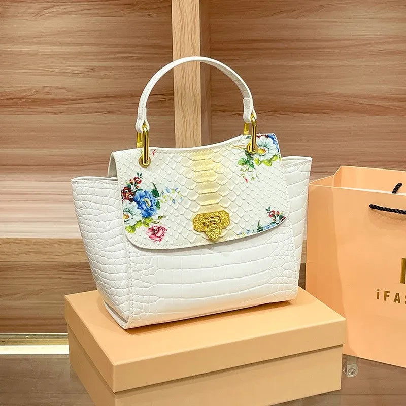 Neera Leather Bag Coco & Dee