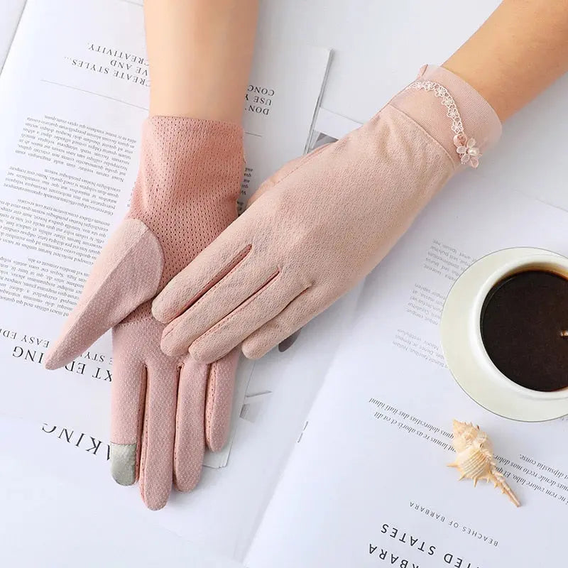 Summer Pearl Flowers Gloves Coco & Dee
