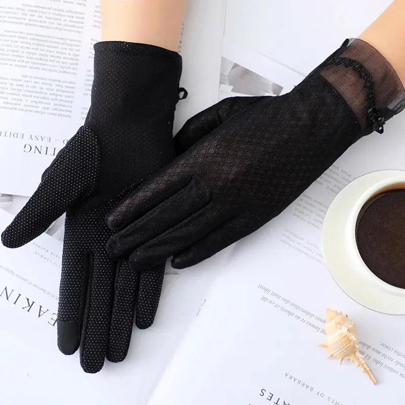 Summer Pearl Flowers Gloves Coco & Dee