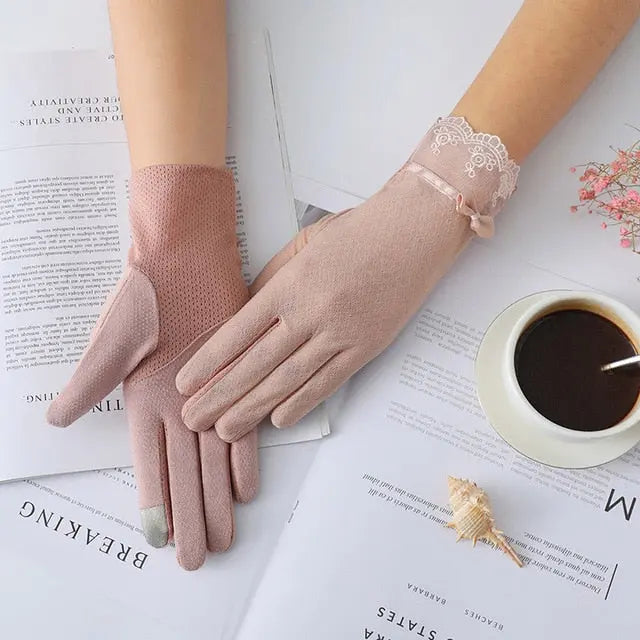 Summer Pearl Flowers Gloves Coco & Dee