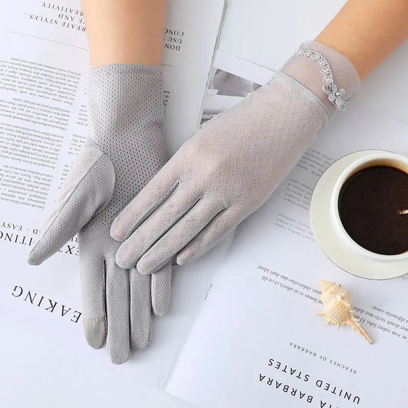 Summer Pearl Flowers Gloves Coco & Dee