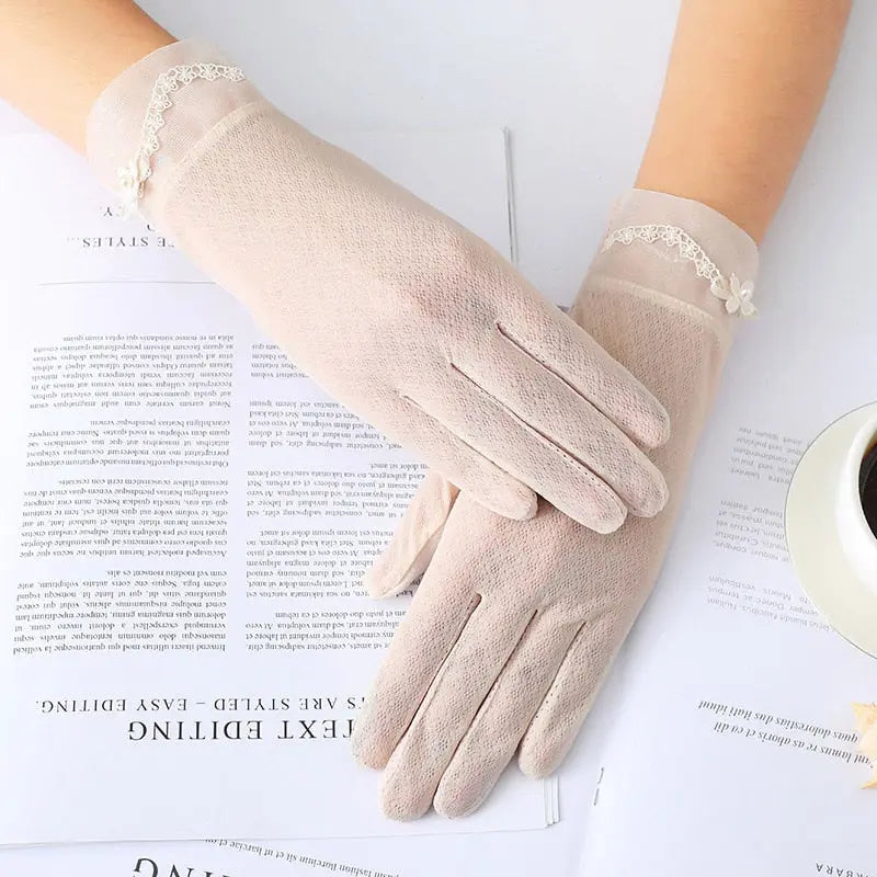 Summer Pearl Flowers Gloves Coco & Dee