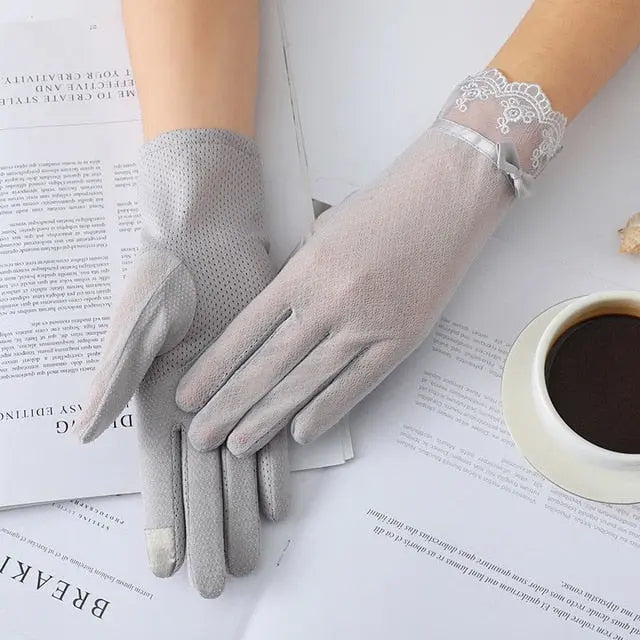 Summer Pearl Flowers Gloves Coco & Dee
