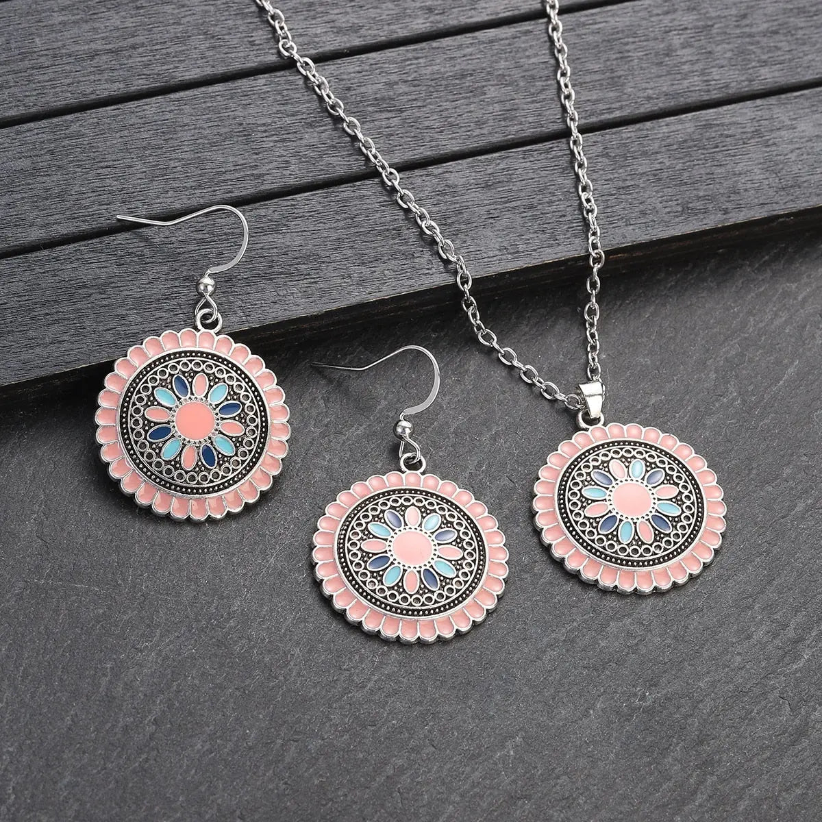 Vintage Flower Pendant Set Coco & Dee