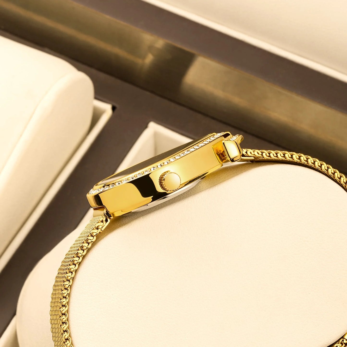 Elara Luxe Watch