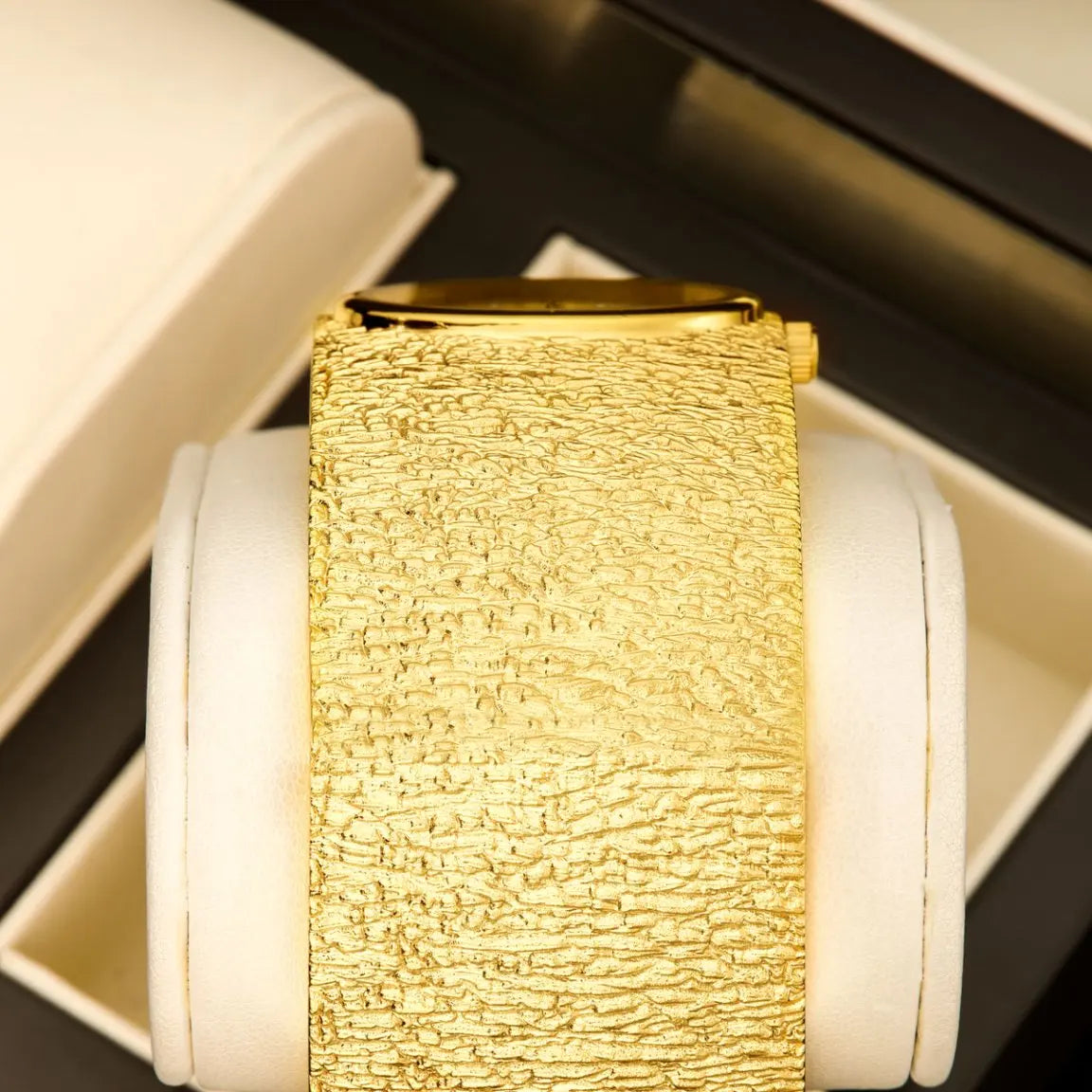 Aria Classic Watch
