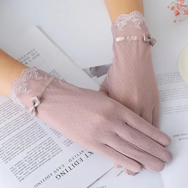Summer Pearl Flowers Gloves Coco & Dee