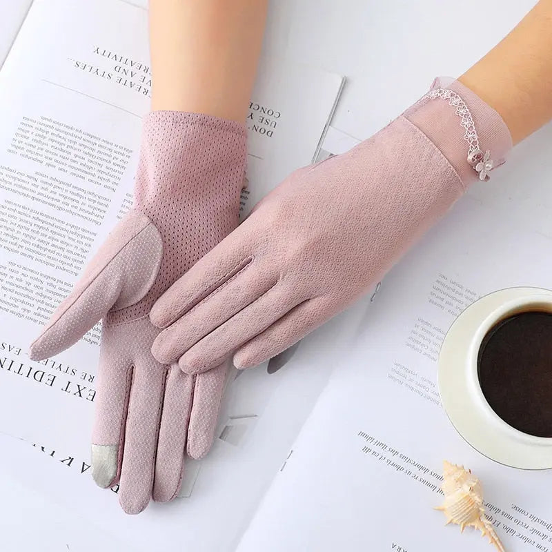 Summer Pearl Flowers Gloves Coco & Dee