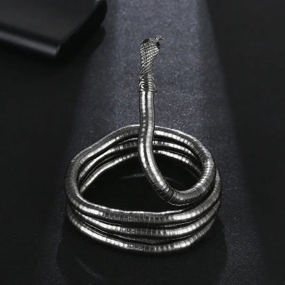 Trendy Snake Necklace Coco & Dee